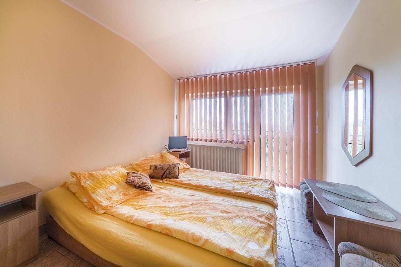 Amber House Apartment *