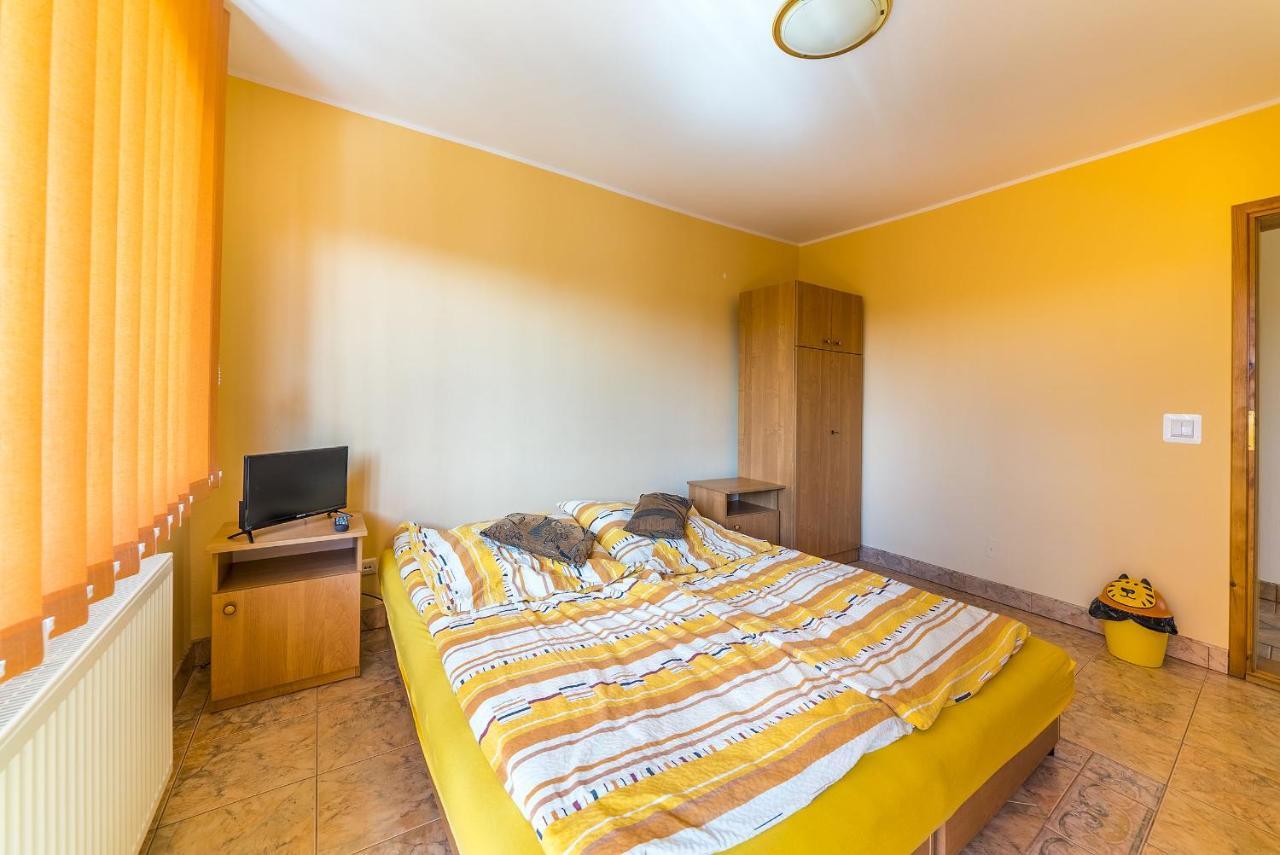 Amber House Apartment *